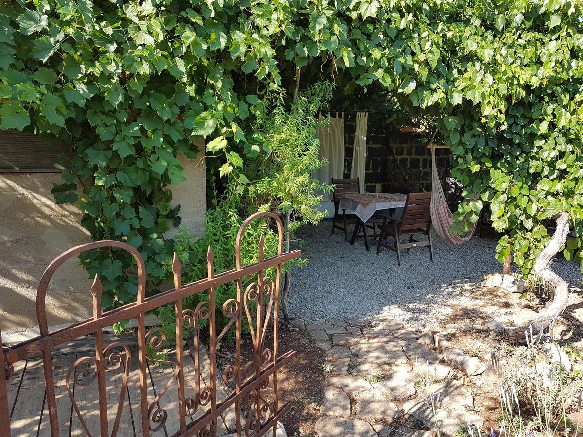 Hemdatya Stone Suites In The Galilee Ilaniyya Exterior foto
